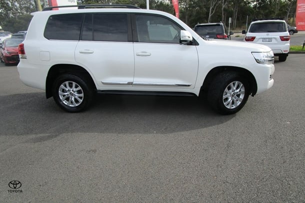 2021 Toyota Landcruiser Sahara image 2