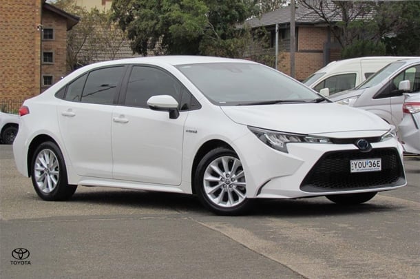 2022 Toyota Corolla Sedan Hybrid Ascent Sport image 1