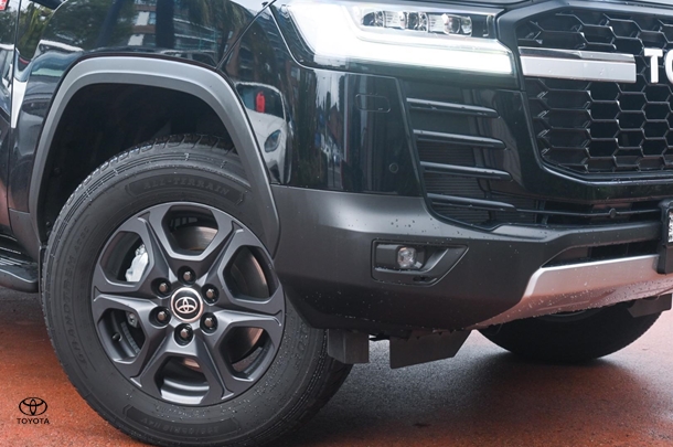 2023 TOYOTA Landcruiser GR-S image 6