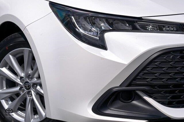 2024 Toyota Corolla Hatch Hybrid Ascent Sport image 11
