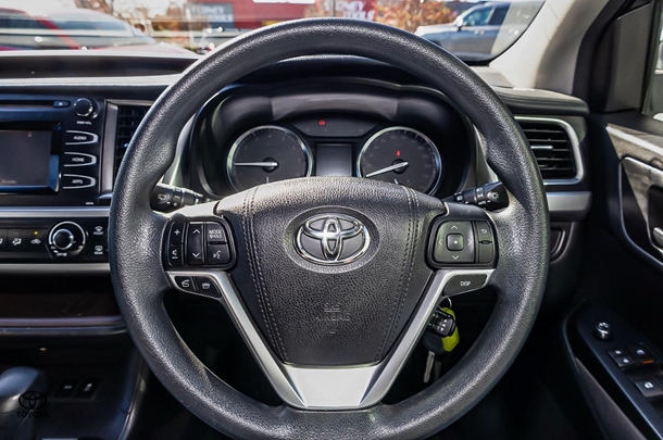 2015 Toyota KLUGER 4x2 GX image 23