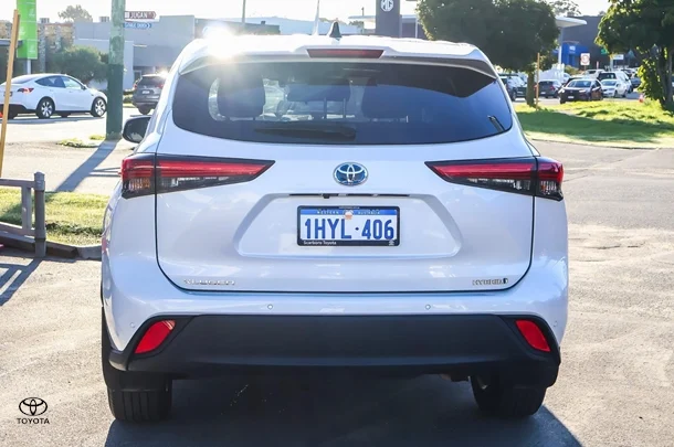 2023 Toyota Kluger Hybrid GX image 5
