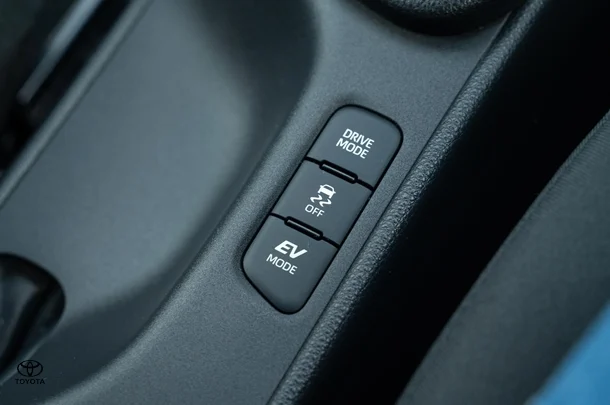 2023 TOYOTA Yaris Hybrid SX image 21