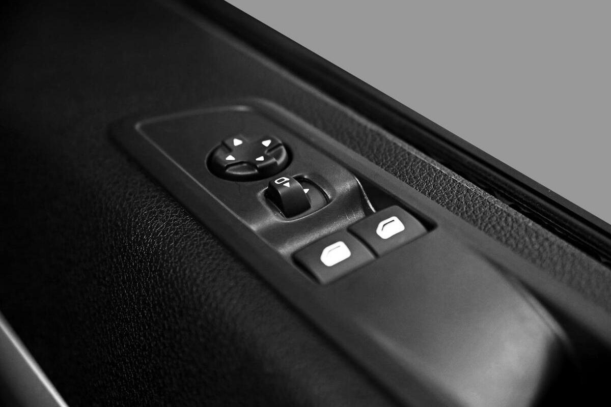 2024 Peugeot Expert Premium SWB Auto image 15