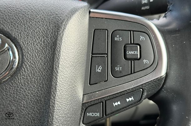 2021 Toyota Hiace LWB image 17
