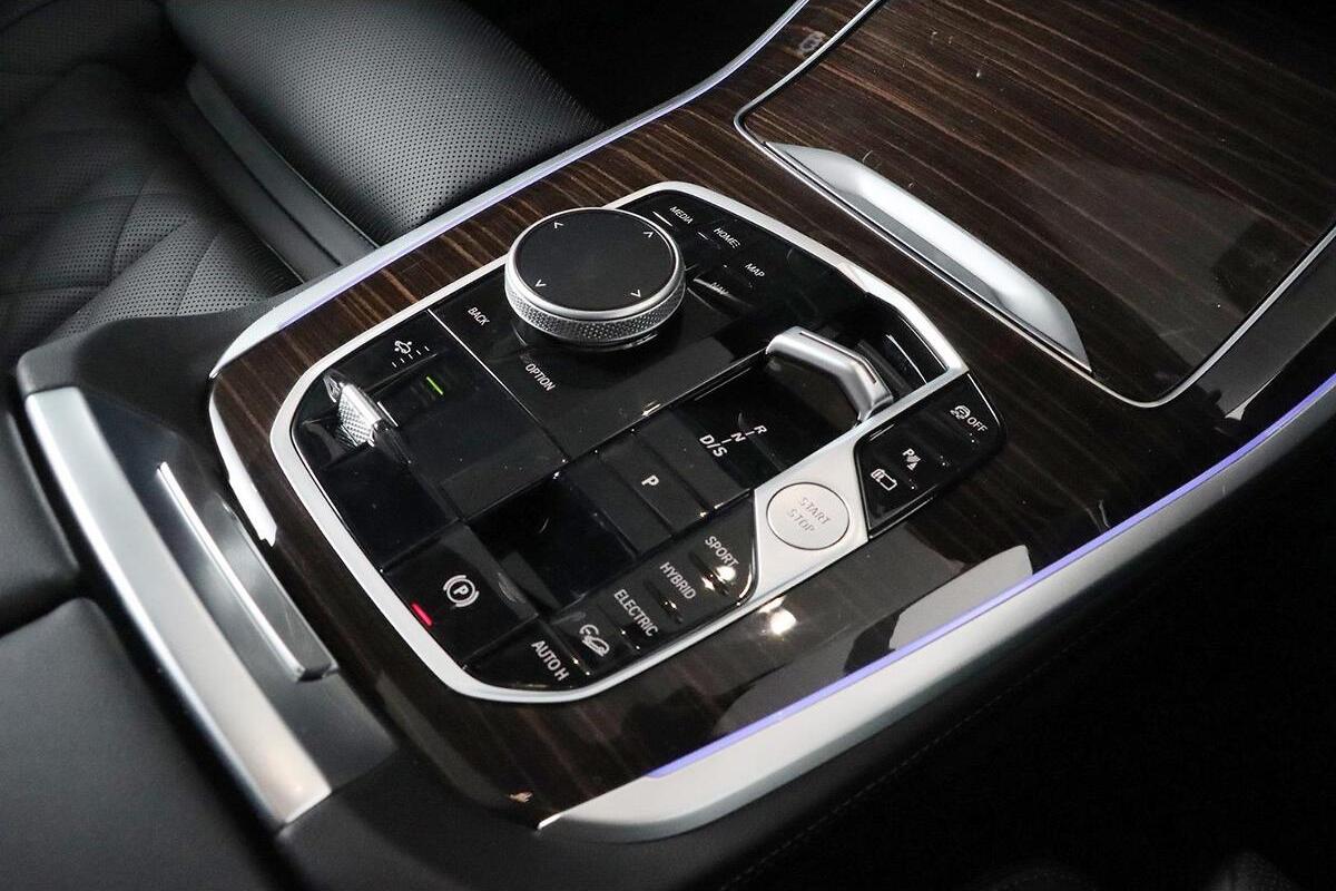 2024 BMW X5 xDrive50e M Sport G05 LCI Auto 4x4 image 16