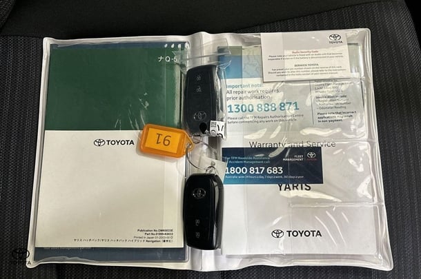 2023 Toyota Yaris Hybrid SX image 5
