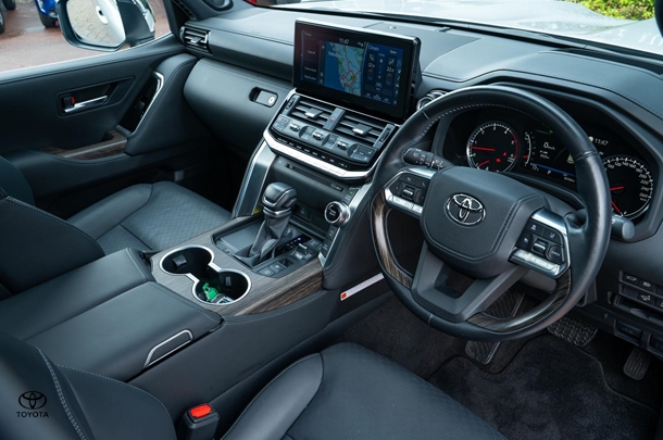 2023 TOYOTA Landcruiser Sahara image 7
