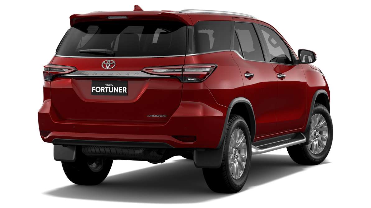 2025 Toyota Fortuner Crusade Automatic image 3