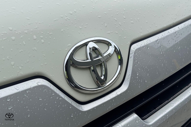 2021 Toyota Hiace SLWB image 8