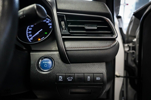 2019 Toyota Camry Hybrid Ascent image 17