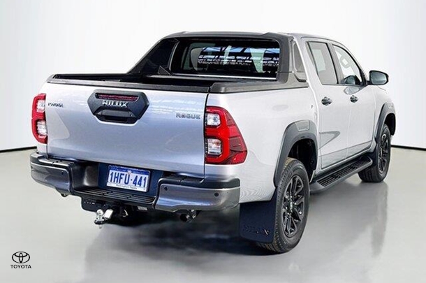 2020 Toyota Hilux Rogue image 10