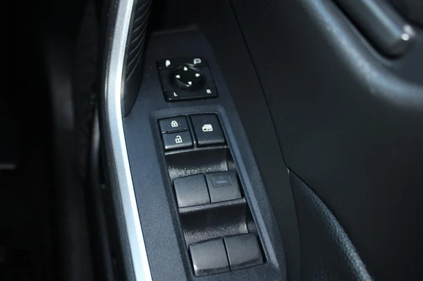 2020 Toyota RAV4 Hybrid GX-2WD image 32