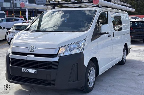 2019 Toyota HiAce LWB image 7