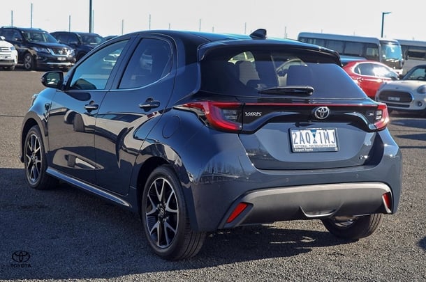 2024 Toyota Yaris HB Hybrid ZR image 12