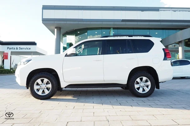 2022 Toyota Prado GXL image 8