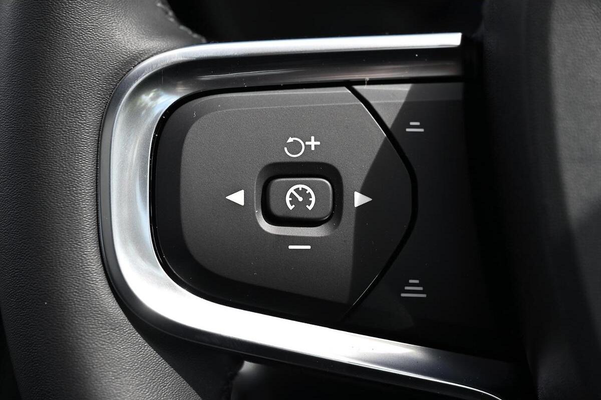 2024 Volvo XC40 Black Edition Auto AWD MY25 image 12