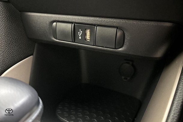 2023 Toyota Yaris Hybrid SX image 22