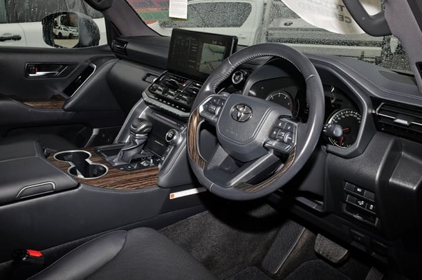 2023 Toyota LANDCRUISER VX image 7