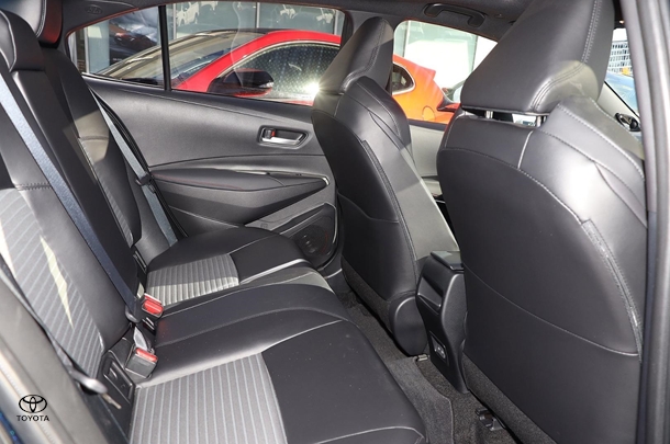 2024 Toyota Corolla Sedan Hybrid ZR image 15