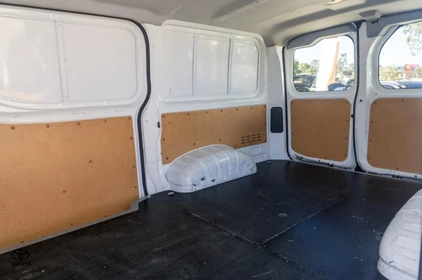 2022 Toyota HIACE LWB image 9