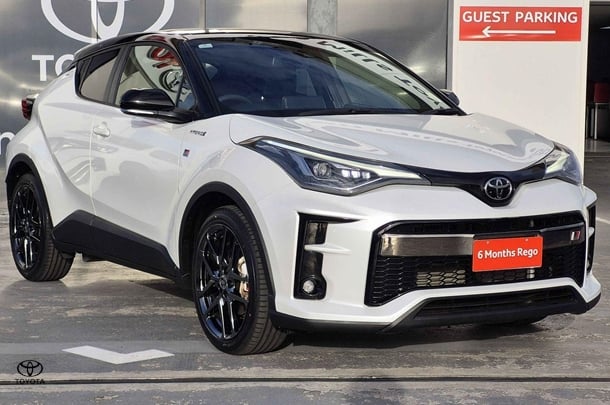 2022 Toyota CH-R Hybrid GR-S image 3