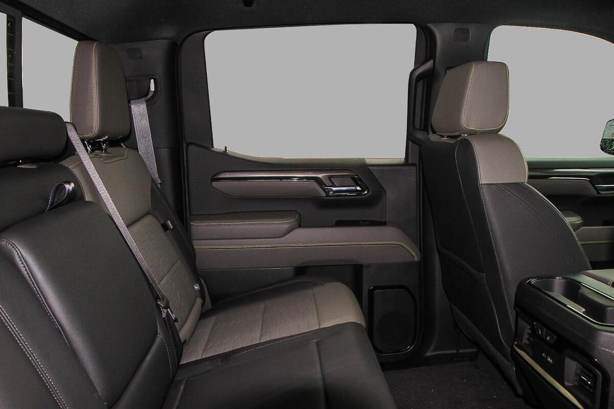 2024 Chevrolet Silverado 1500 ZR2 W/Tech Pack Auto 4x4 MY24 image 9