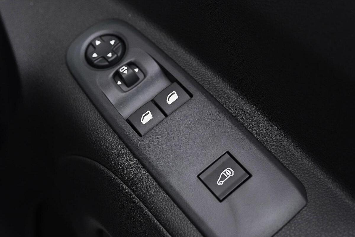 2024 Peugeot Partner Pro SWB Auto MY25 image 15