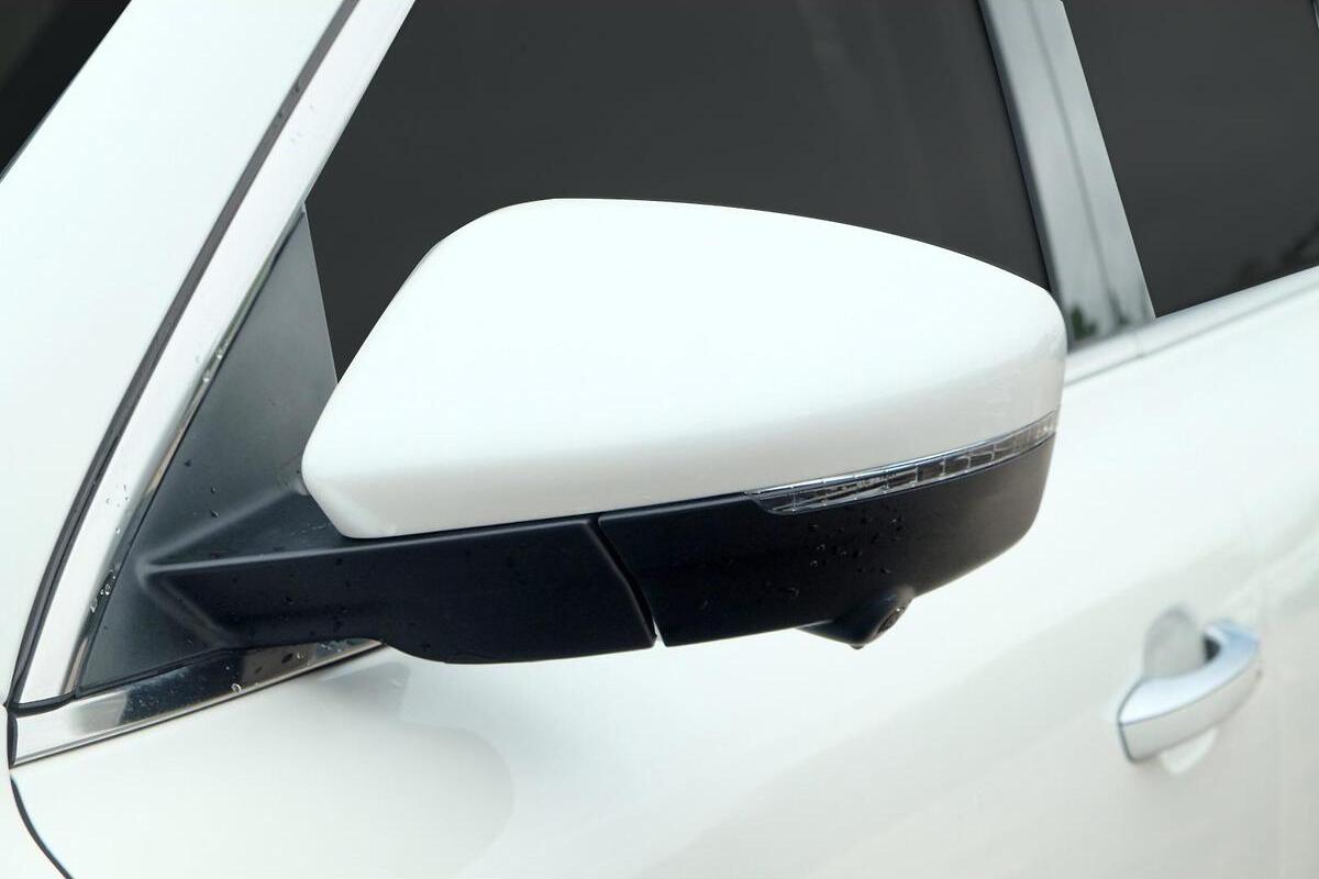 2024 MG HS Plus EV Essence Auto FWD MY23 image 19