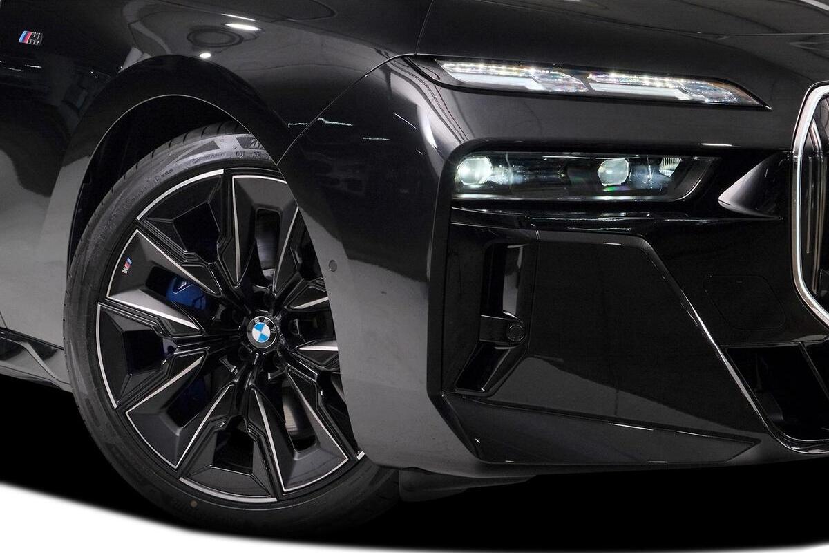 2024 BMW 7 Series 740i M Sport G70 Auto image 19