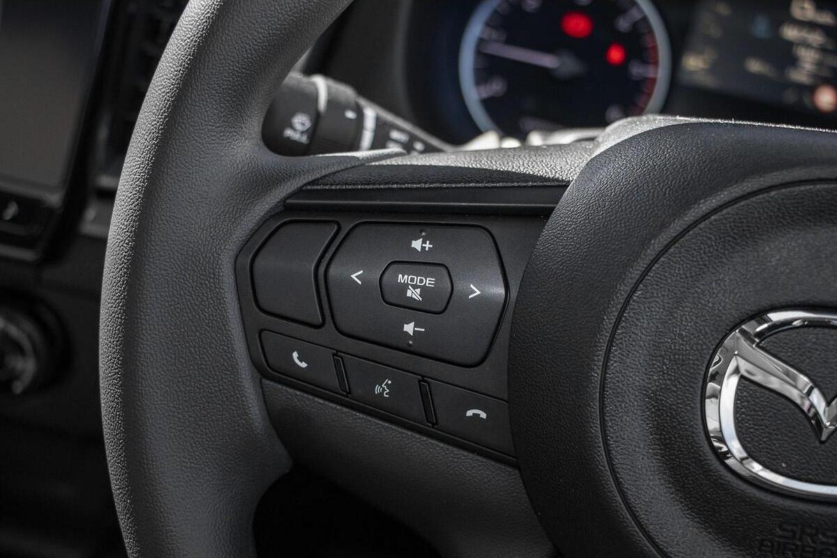 2024 Mazda BT-50 XT TF Auto 4x2 Dual Cab image 12