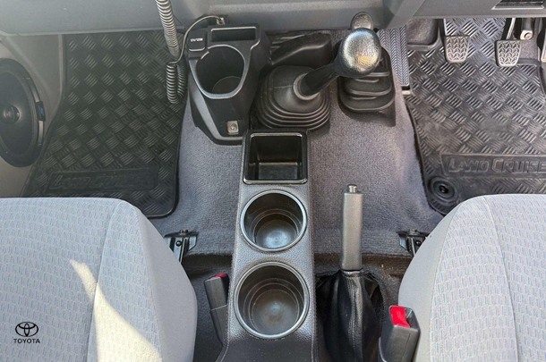 2017 Toyota LC Military GXL image 25