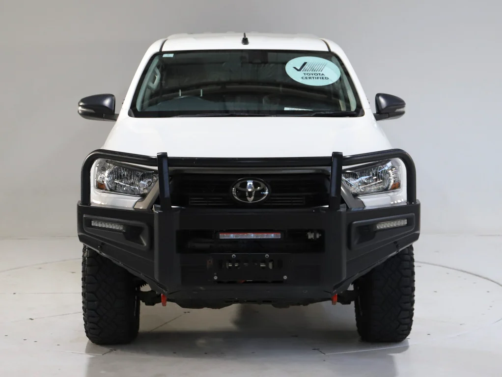2021 Toyota Hilux SR image 2