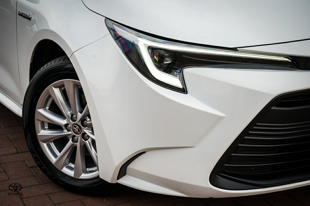 2024 Toyota Corolla Sedan Hybrid Ascent Sport image 2
