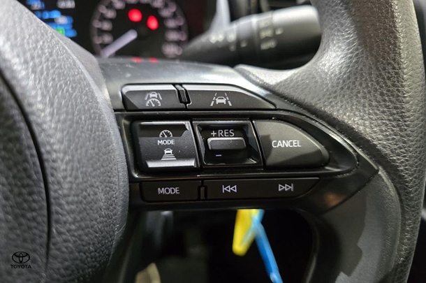 2024 Toyota Yaris Ascent Sport image 16