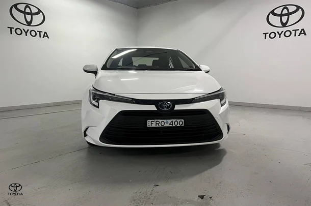 2024 Toyota Corolla Sedan Hybrid Ascent Sport image 2