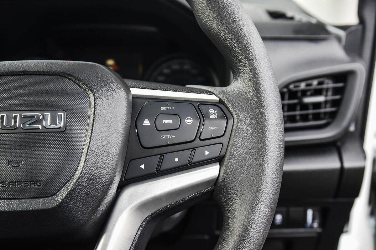 2024 Isuzu D-MAX SX Auto 4x4 MY24 image 15