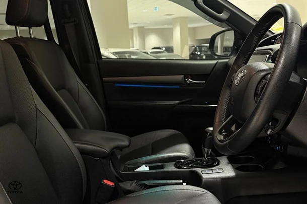 2022 Toyota Hilux 4x4 Rugged X image 13