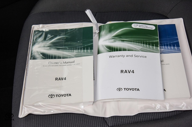2023 Toyota Rav4 Hybrid GX image 6