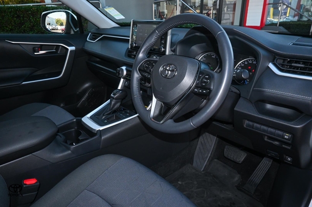 2020 TOYOTA RAV4 Hybrid GXL-2WD image 7