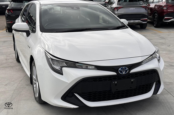 2022 Toyota Corolla Hatch Hybrid Ascent Sport image 10