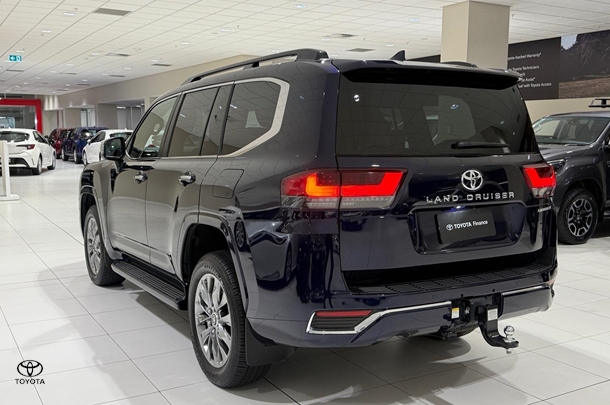 2024 Toyota Landcruiser Sahara ZX image 8