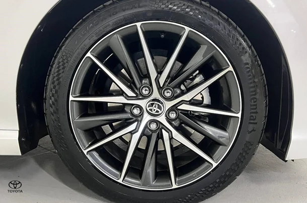 2022 Toyota Camry Hybrid SL image 5