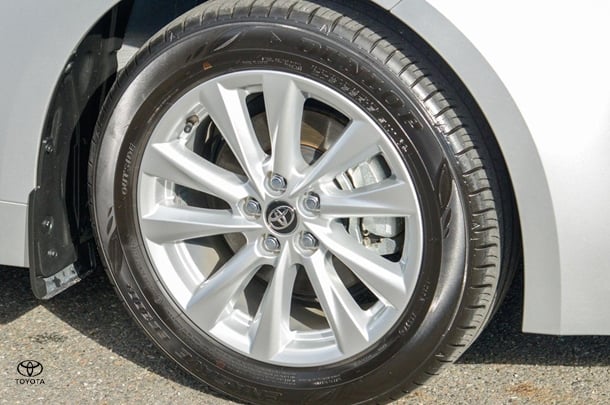 2024 Toyota Corolla Hatch Hybrid Ascent Sport image 4