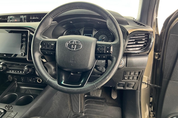 2023 Toyota Hilux 4x4 Rogue image 18