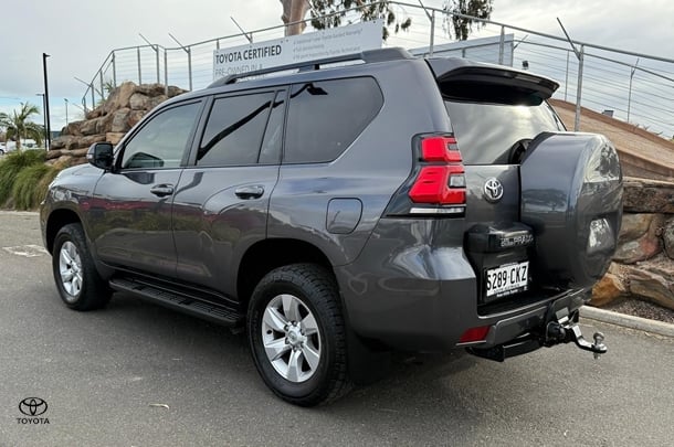 2021 Toyota Prado GXL image 4