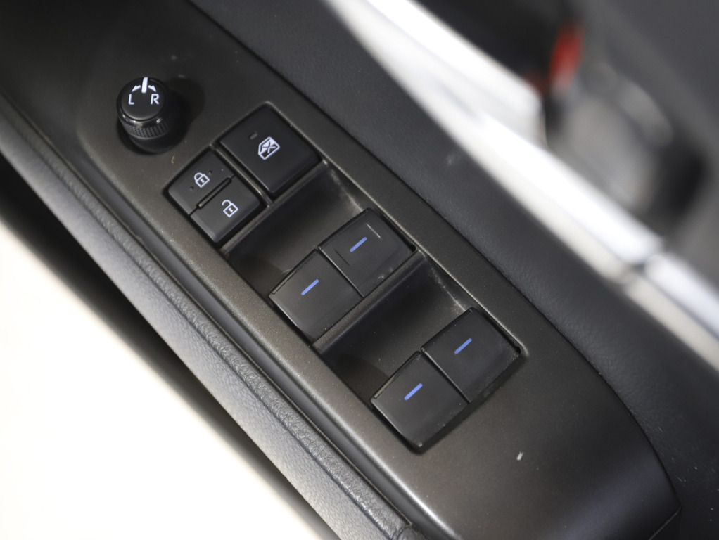 2021 Toyota Camry Hybrid Ascent image 18