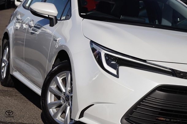 2024 Toyota Corolla Sedan Hybrid Ascent Sport image 8