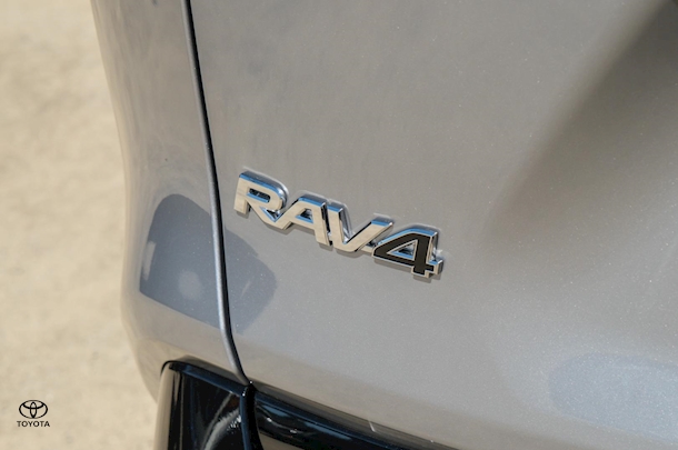 2023 Toyota RAV4 XSE image 19