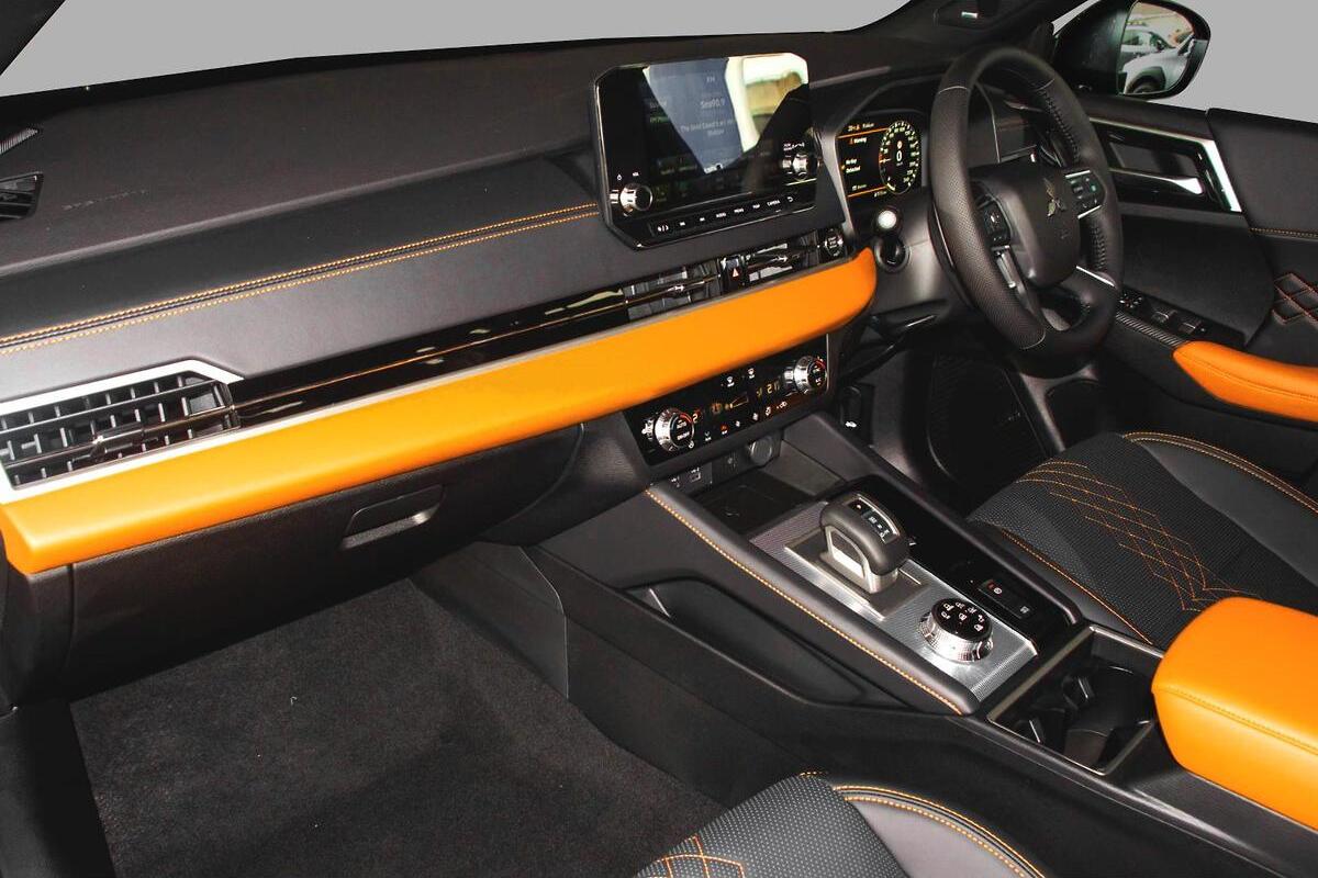2024 Mitsubishi Outlander Exceed Tourer ZM Auto AWD MY24 image 7